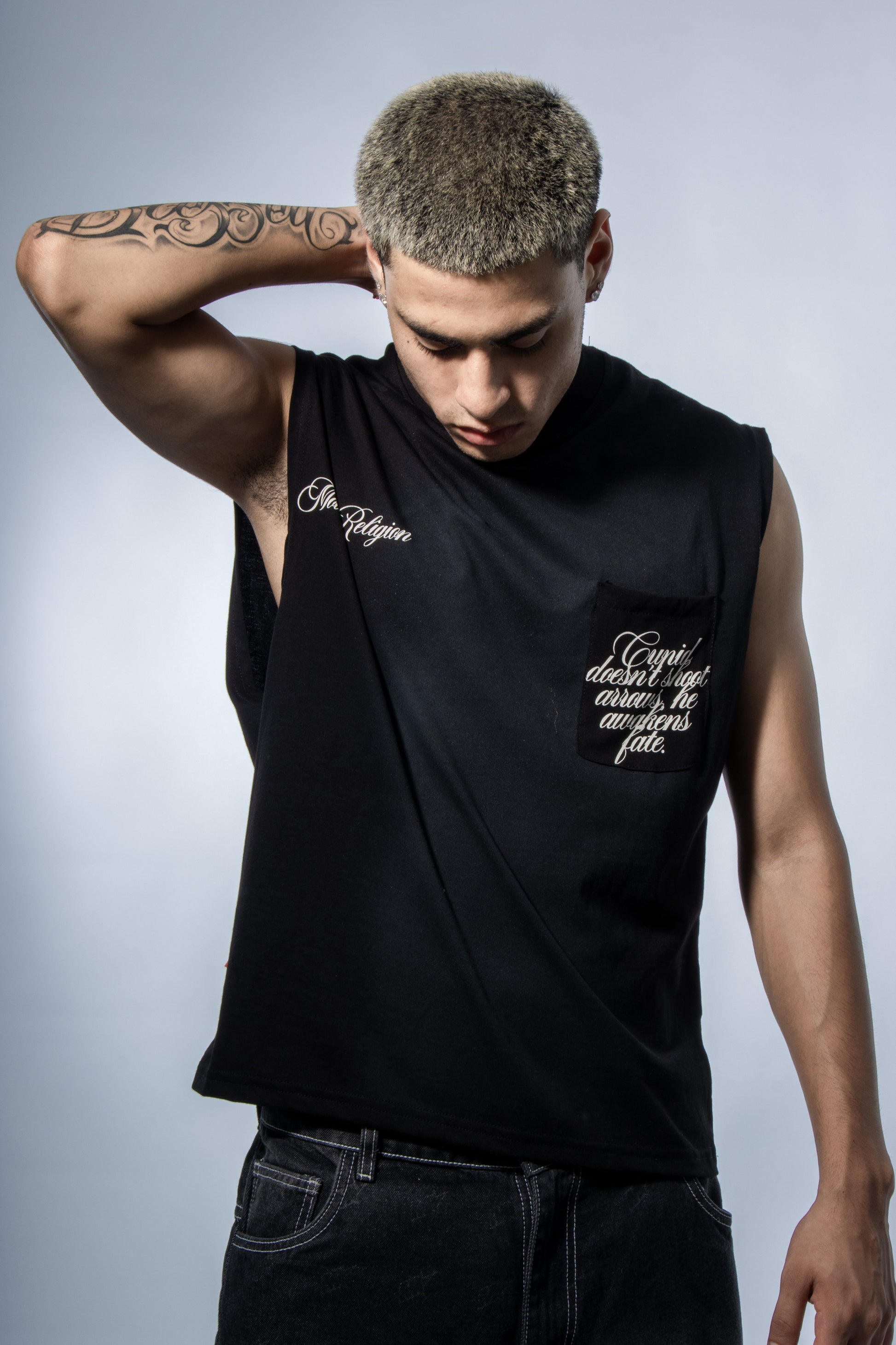MOOD RELIGION SLEEVELESS TEE